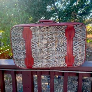 No brand vintage suitcase